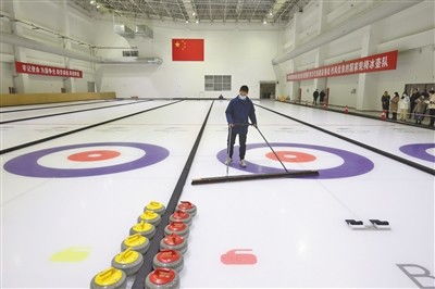 国家残疾人冰上运动比赛训练馆 场馆采用全平面设计 地面无高差